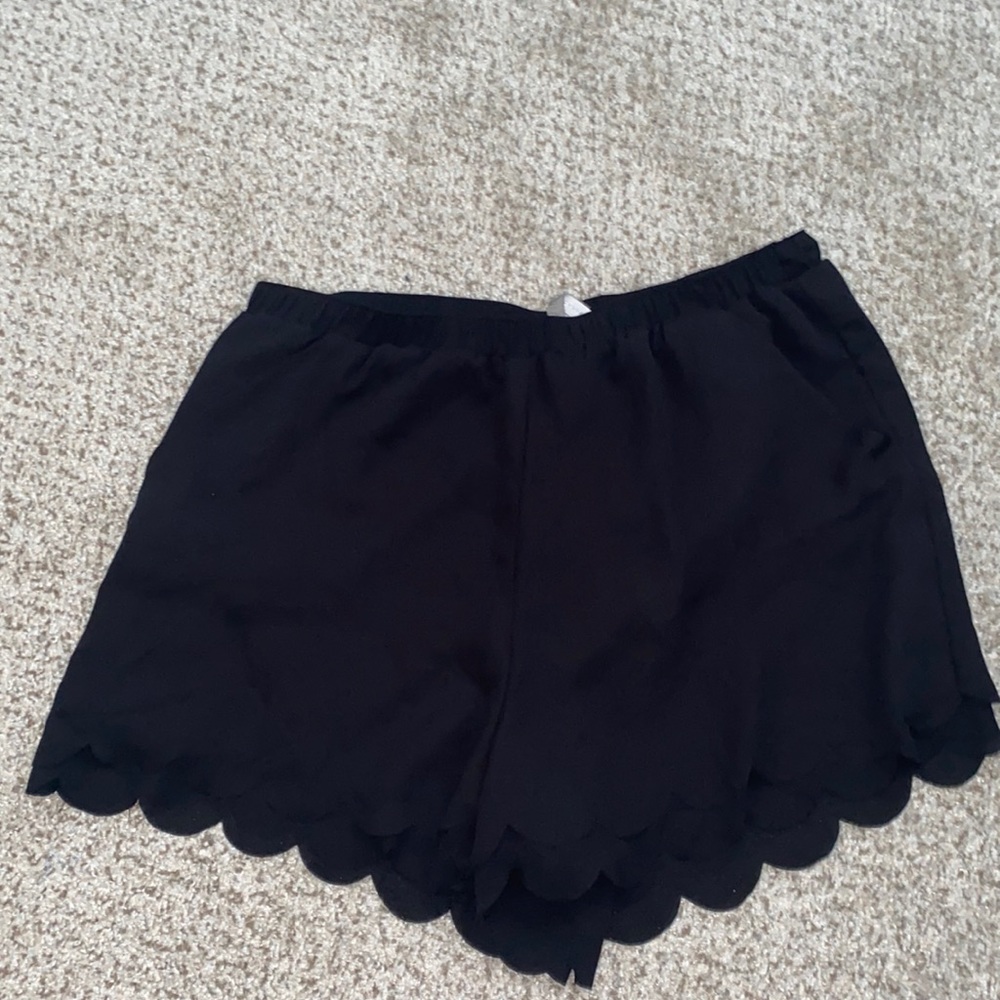LC Lauren Conrad Black Scalloped Hem Shorts